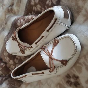 Clark's white slip on loafer 8.5